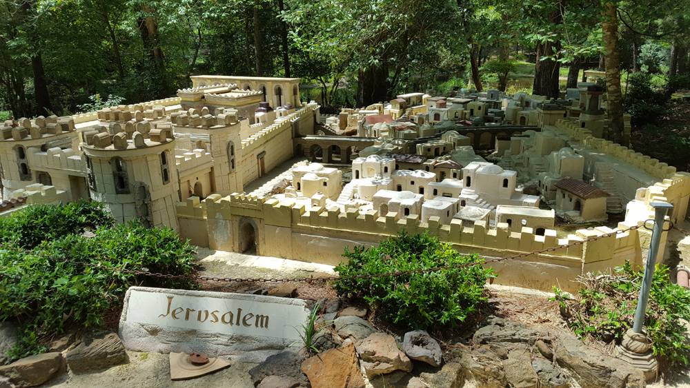 Holy Lands Palestine Gardens in Mississippi · Pelican Bomb